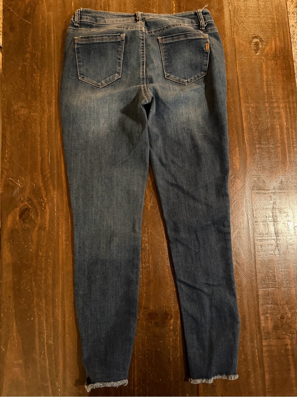 1822 Denim Classic High-Rise Skinny Jeans in Medium Blue Light Distressed - 29 - Picture 6 of 8